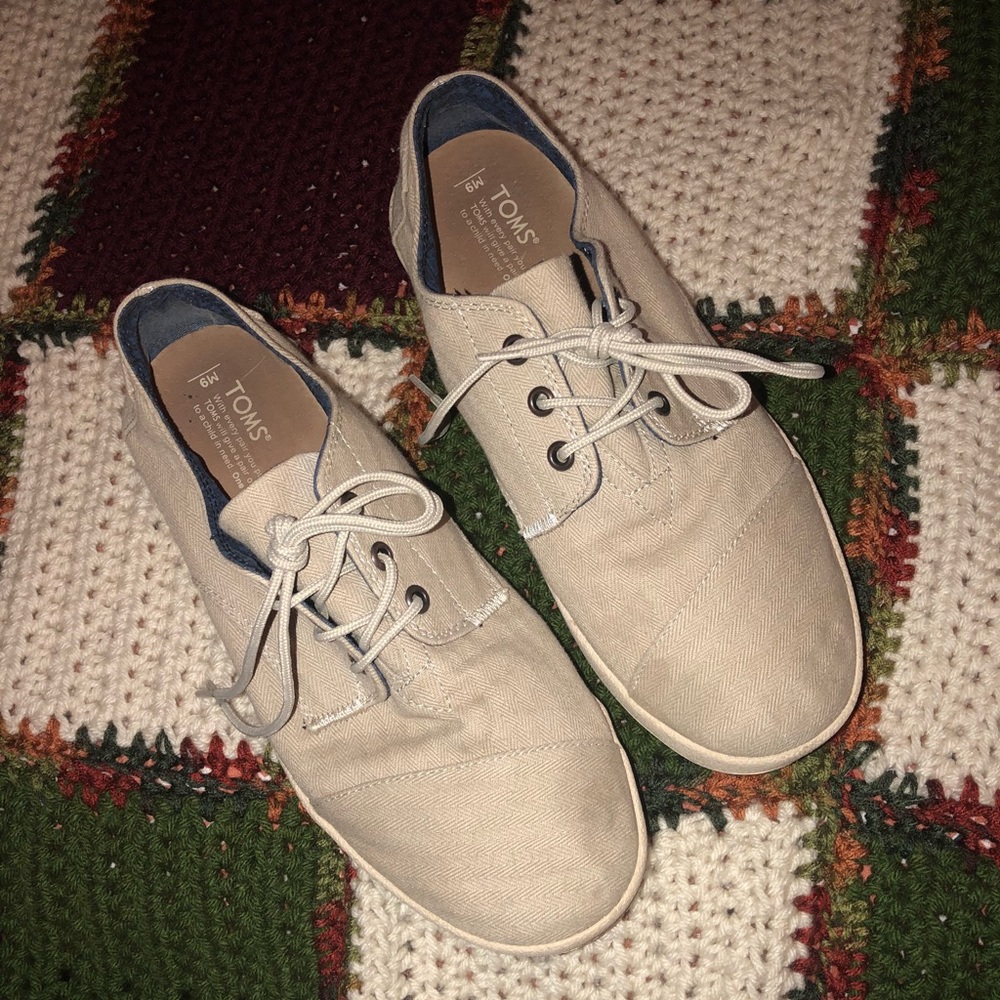 Toms, sneakers
